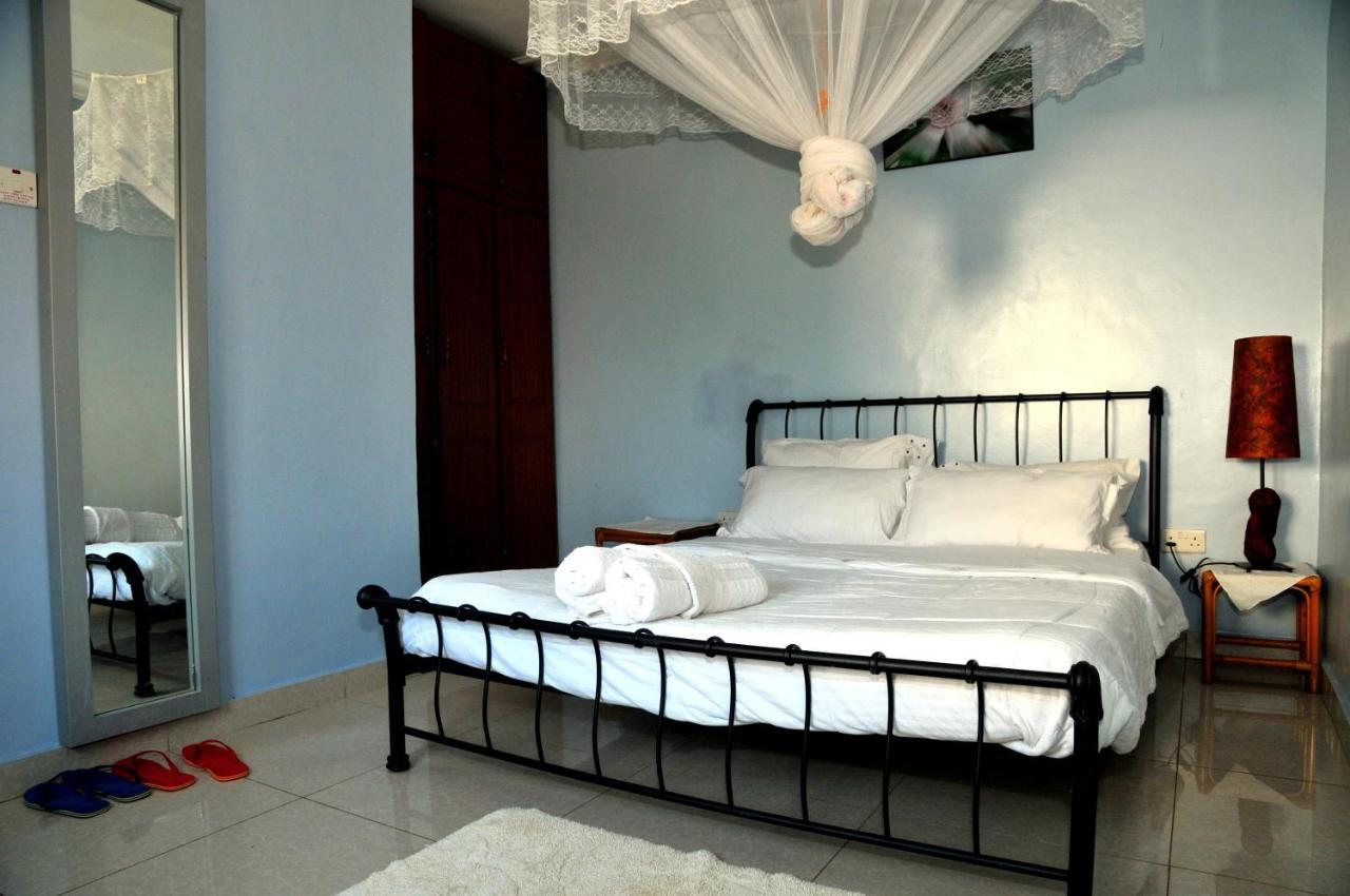 Victoria Lake View Guesthouse & Safaris Entebbe Buitenkant foto