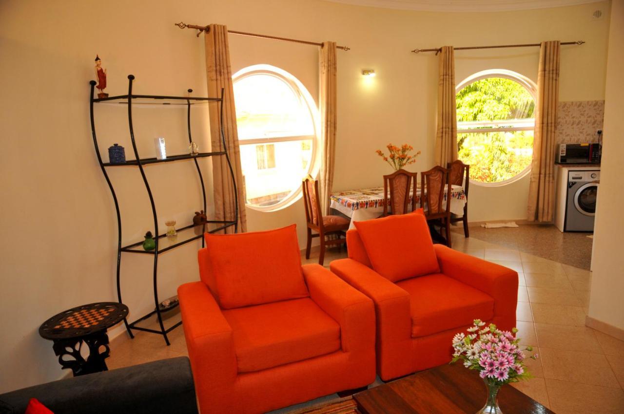 Victoria Lake View Guesthouse & Safaris Entebbe Buitenkant foto