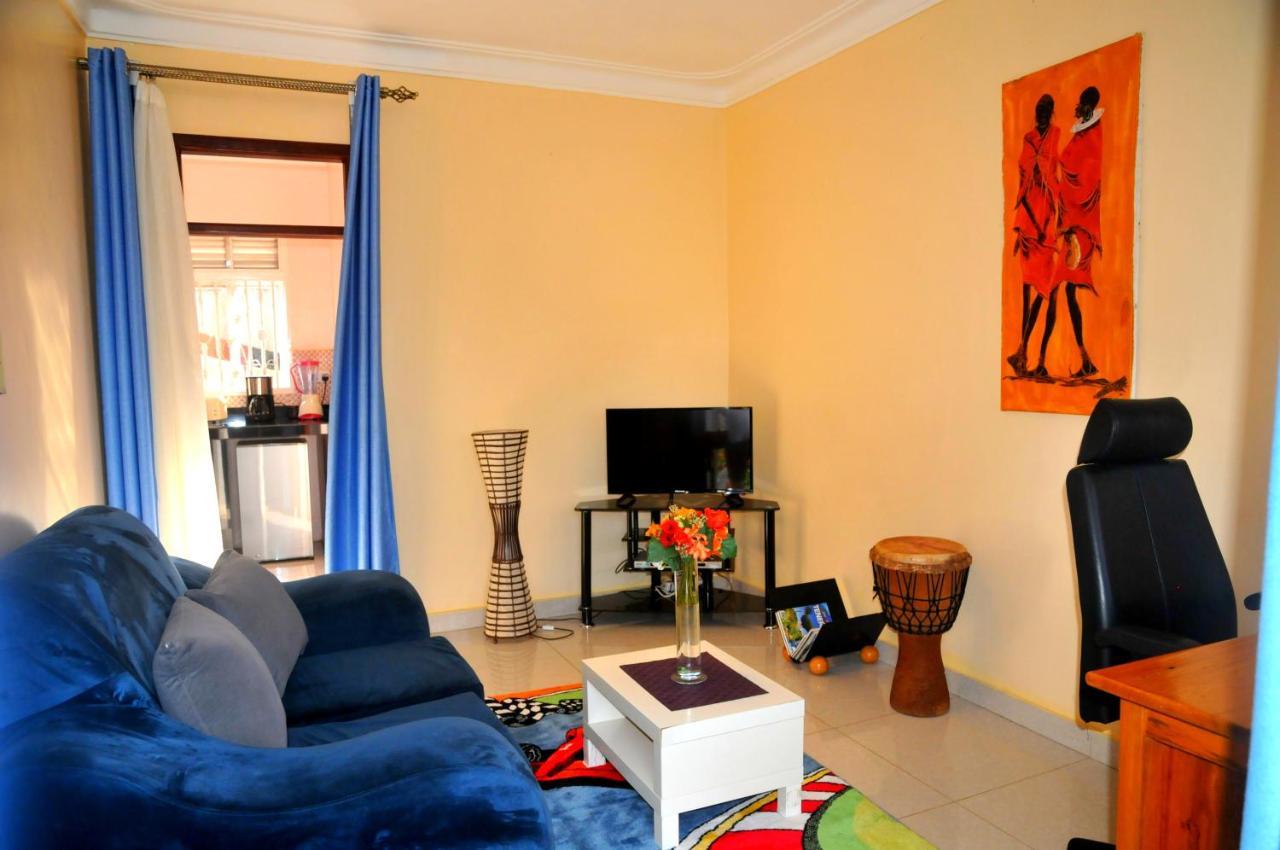 Victoria Lake View Guesthouse & Safaris Entebbe Buitenkant foto