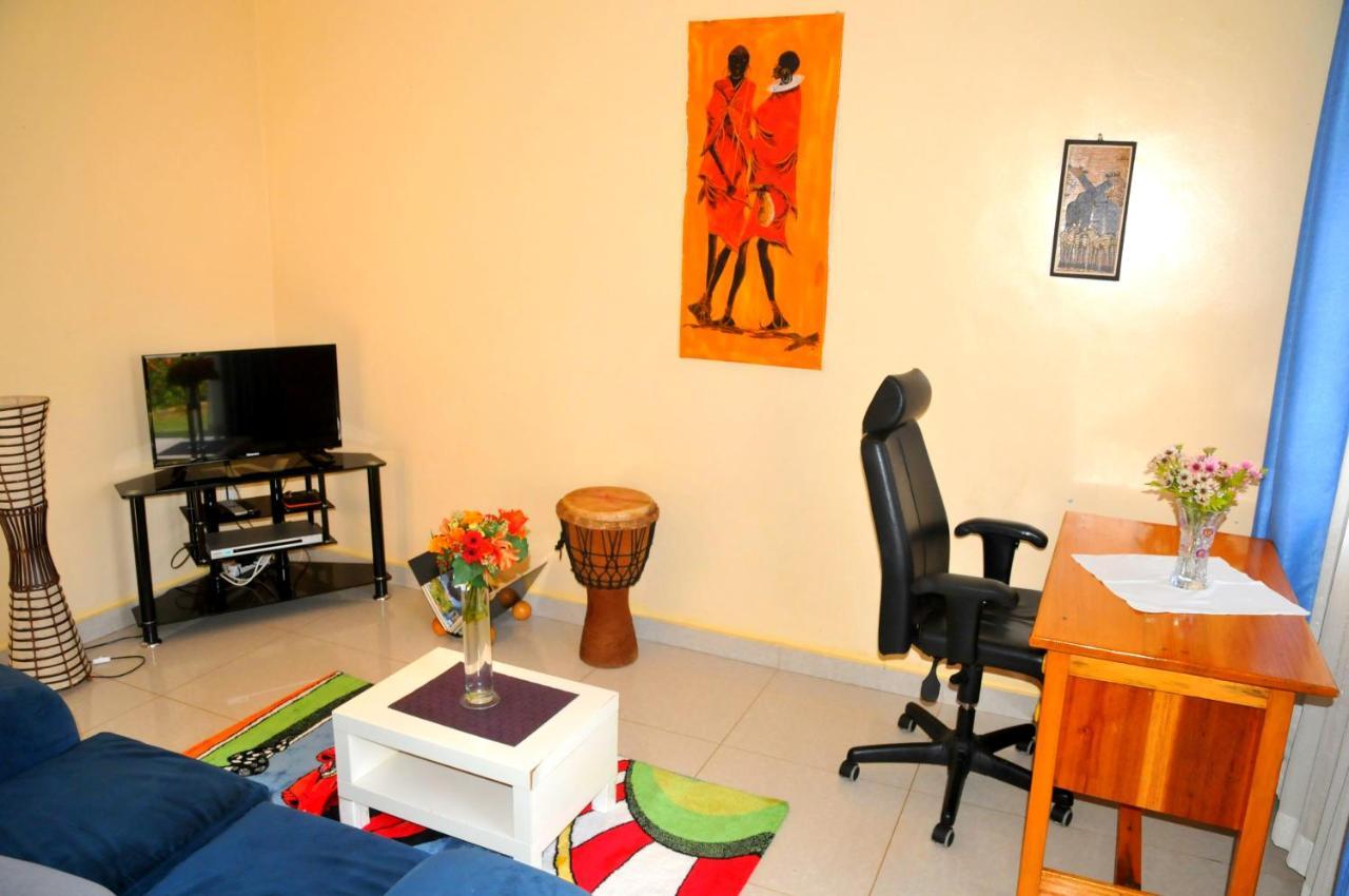 Victoria Lake View Guesthouse & Safaris Entebbe Buitenkant foto