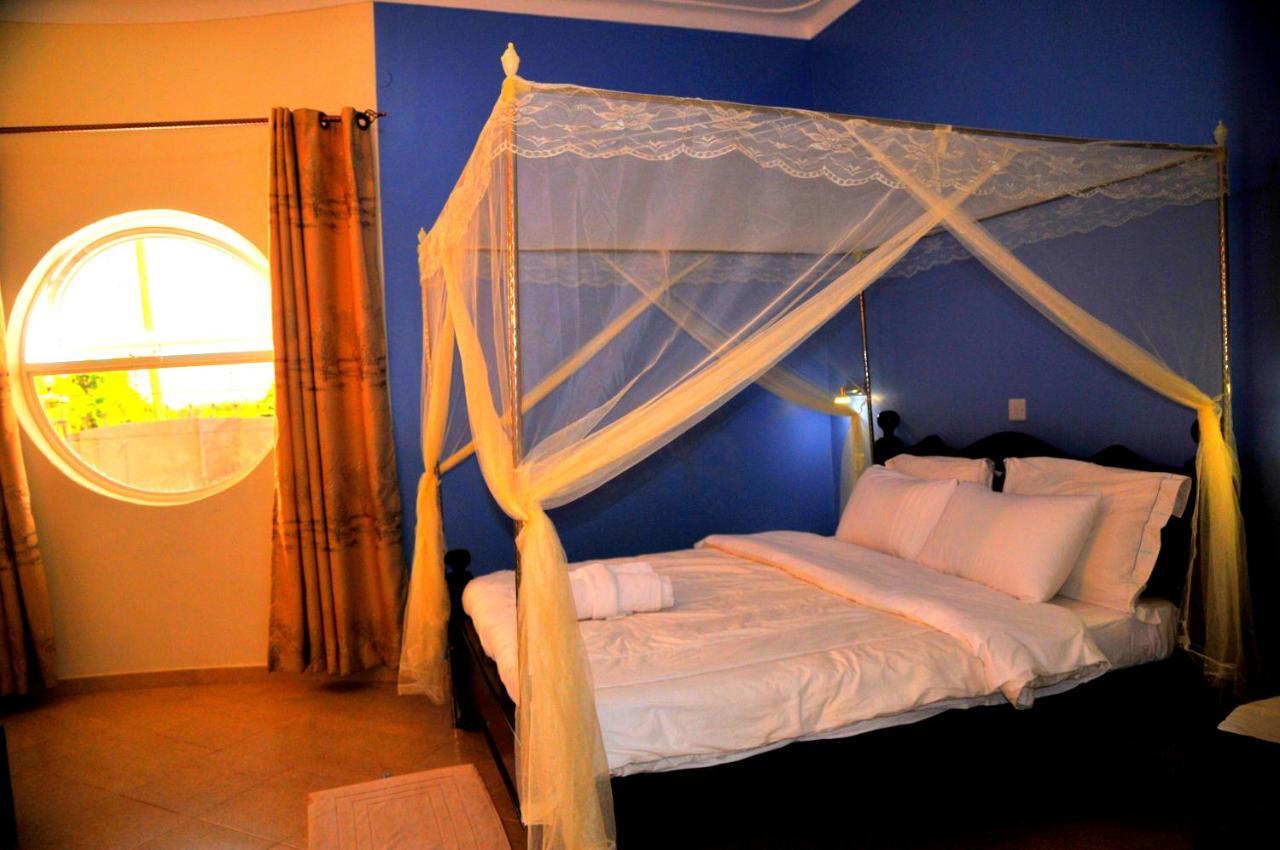 Victoria Lake View Guesthouse & Safaris Entebbe Buitenkant foto